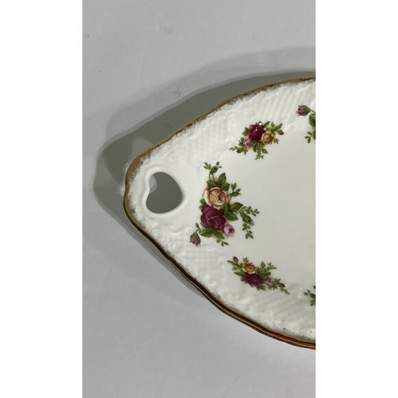 Royal Albert OLD COUNTRY ROSES 9 1/2" OVAL CANDY DISH W/HEART HANDLES Set Of 2 - Picture 2 of 3